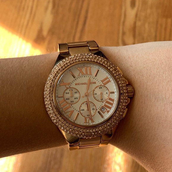 Michaels Kors Light Rose Gold Watch - Picture 7 of 8
